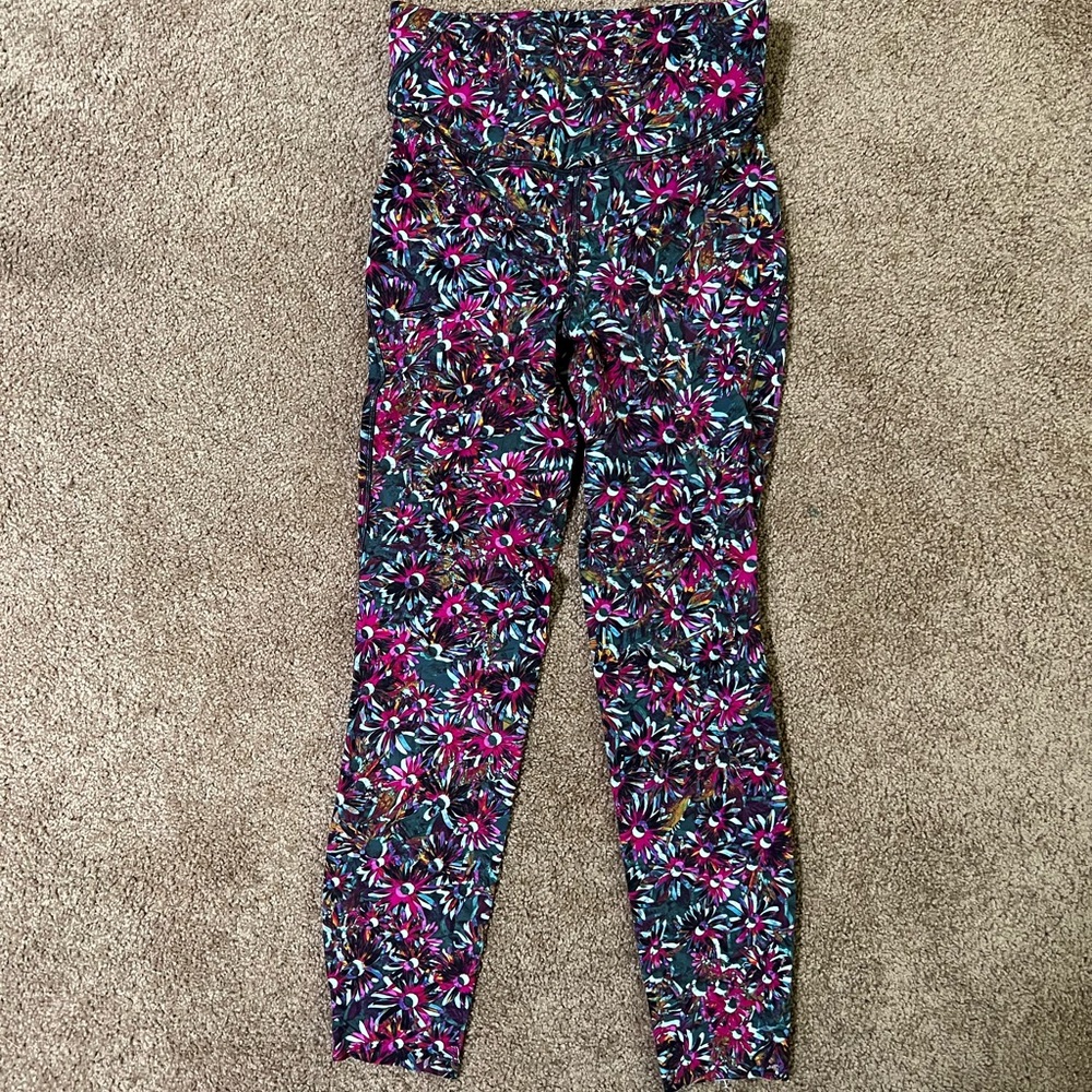 ⭐️LULULEMON Base Pace High-Rise Running Tight size 6 in Floral Electric Multi⭐️